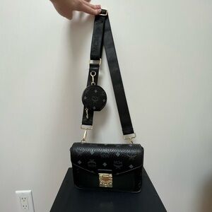 Beautiful crossbody purse bag